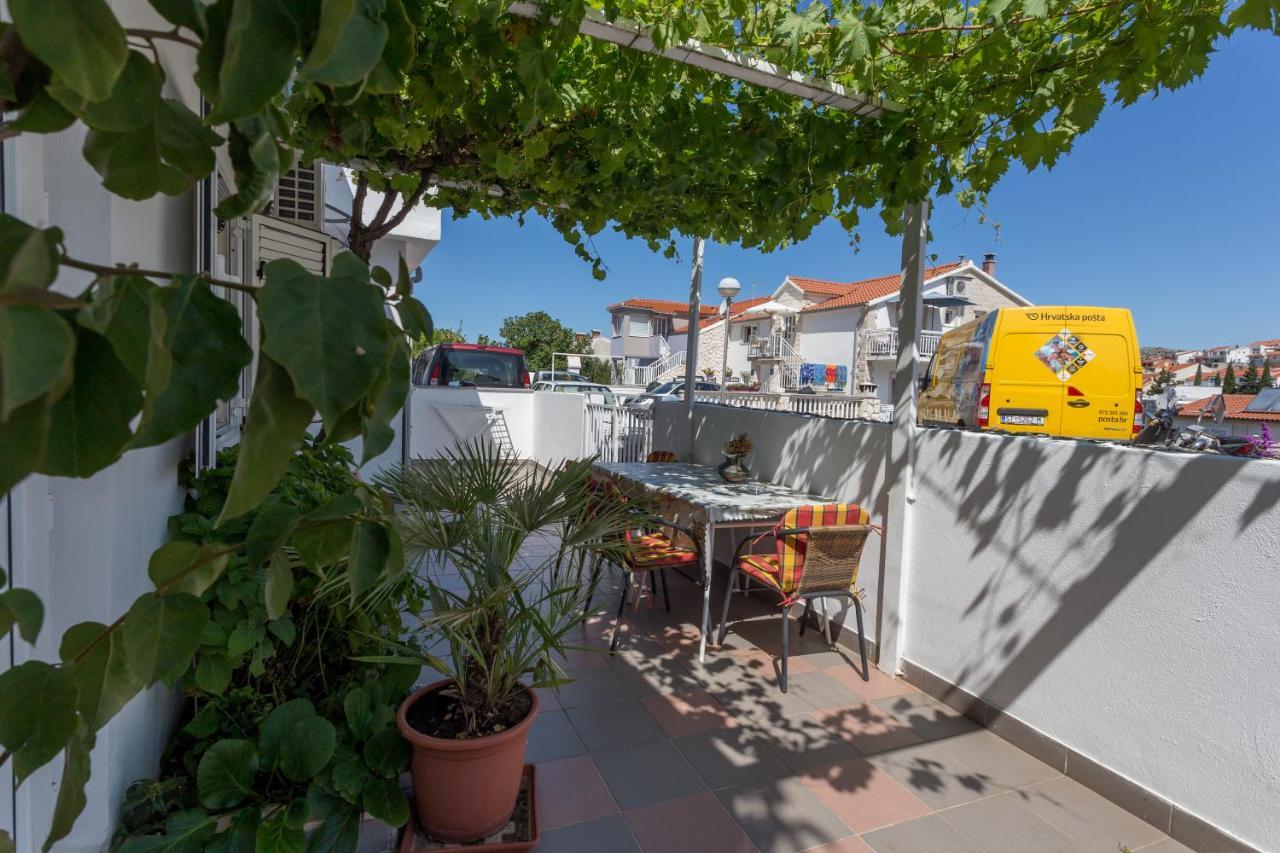 Apartments Sanja Хвар Экстерьер фото